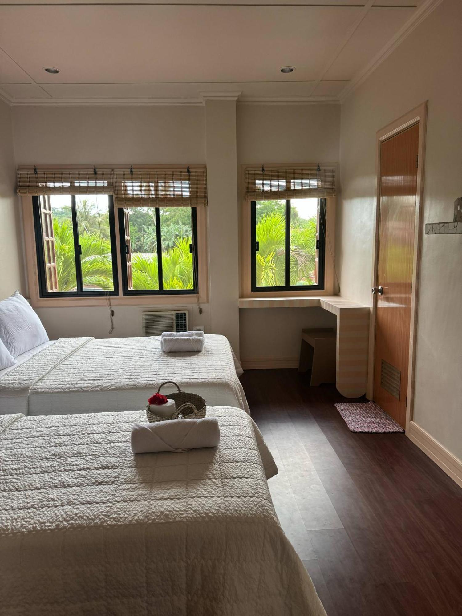 Stefanie Grace Paradise Inn Лобок Экстерьер фото