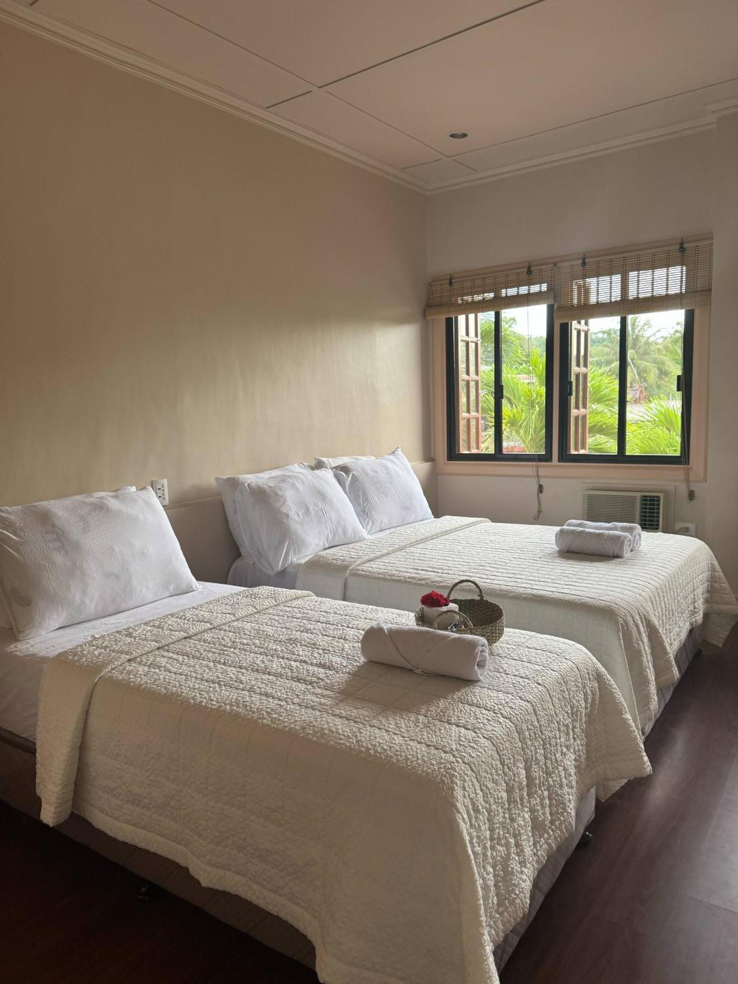 Stefanie Grace Paradise Inn Лобок Экстерьер фото